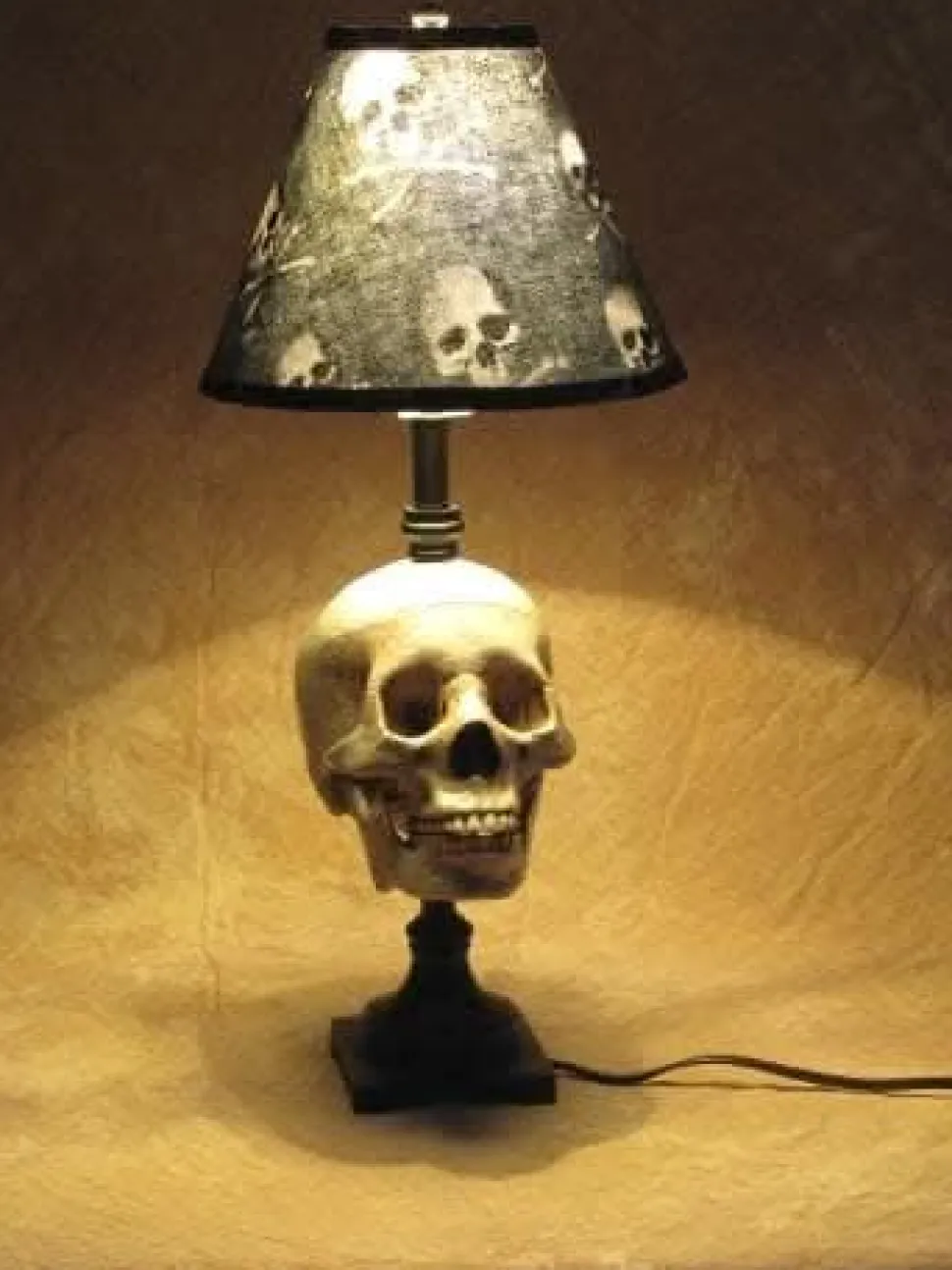 Desk Lamp with Life-size Skull and Bone Shade Haunted House Lighting