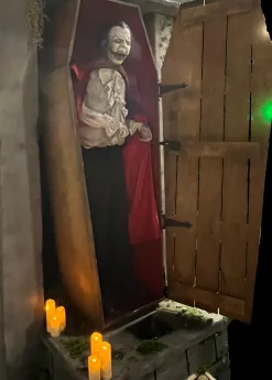 Dominion of Darkness Vampire Professional Halloween Animatronic