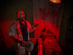 Psycho Surgeon Halloween Animatronic